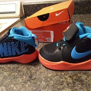 Nike Team Hustle toddler shoes